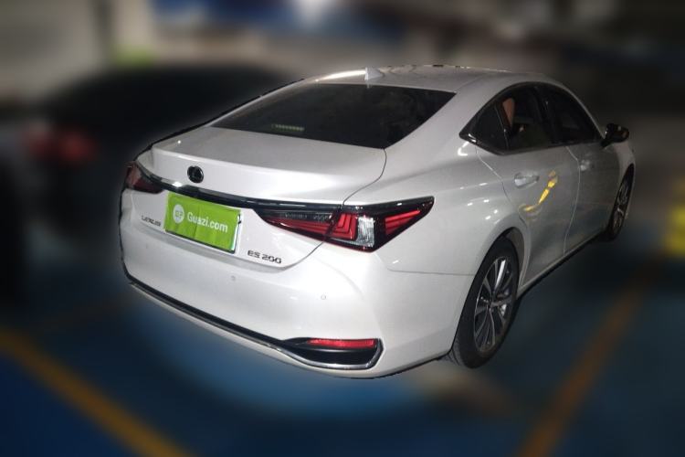 Used Lexus ES 2018 200 Excellence Edition China V Standard Rear Right 45 Deg