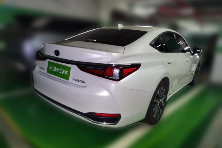 Used Lexus ES 2018 300h Premier Edition China VI Standard Rear Right 45 Deg