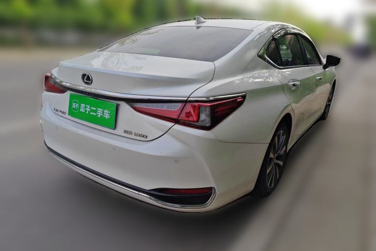 Used Lexus ES 2018 260 Excellence Edition China V Standard Rear Right 45 Deg