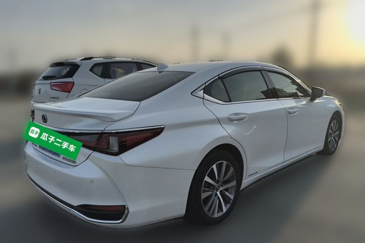 Used Lexus ES 2018 300h Premier Edition China VI Standard Rear Right 45 Deg