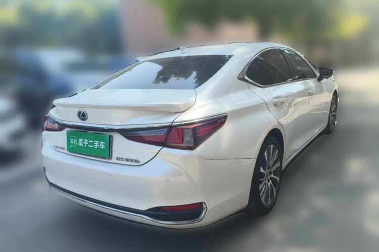 Used Lexus ES 2018 300h Premium Edition China V Standard Rear Right 45 Deg