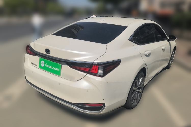 Used Lexus ES 2018 200 Excellence Edition China VI Standard Rear Right 45 Deg