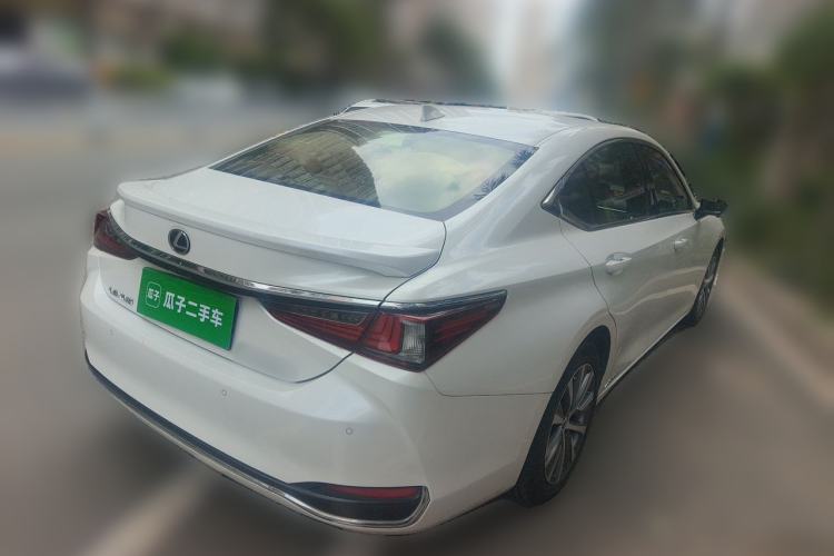 Used Lexus ES 2018 300h Premier Edition China VI Standard Rear Right 45 Deg