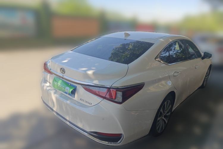 Used Lexus ES 2018 200 Excellence Edition China V Standard Rear Right 45 Deg