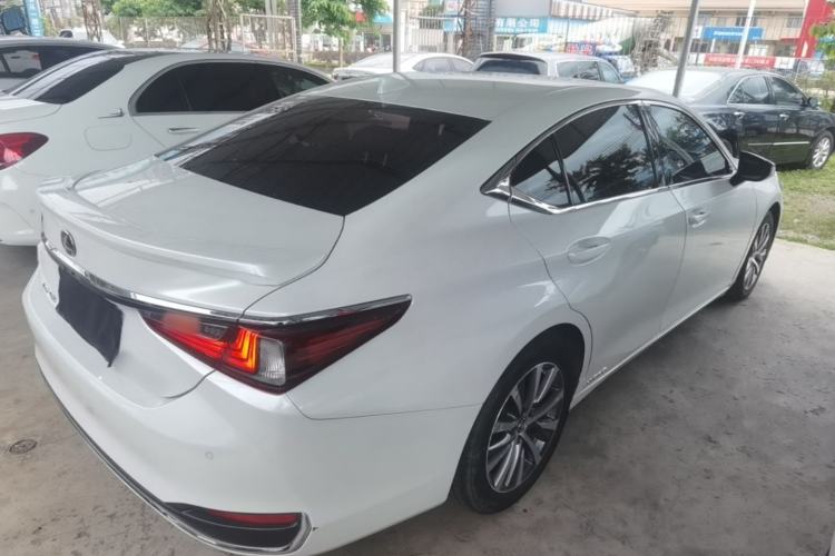 Used Lexus ES 2018 300h Premier Edition China V Standard Rear Right 45 Deg