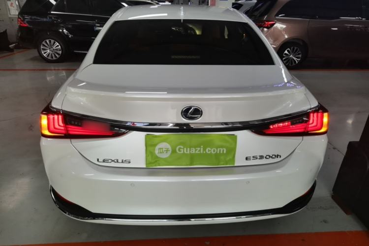 Used Lexus ES 2018 300h Premier Edition China V Standard Rear