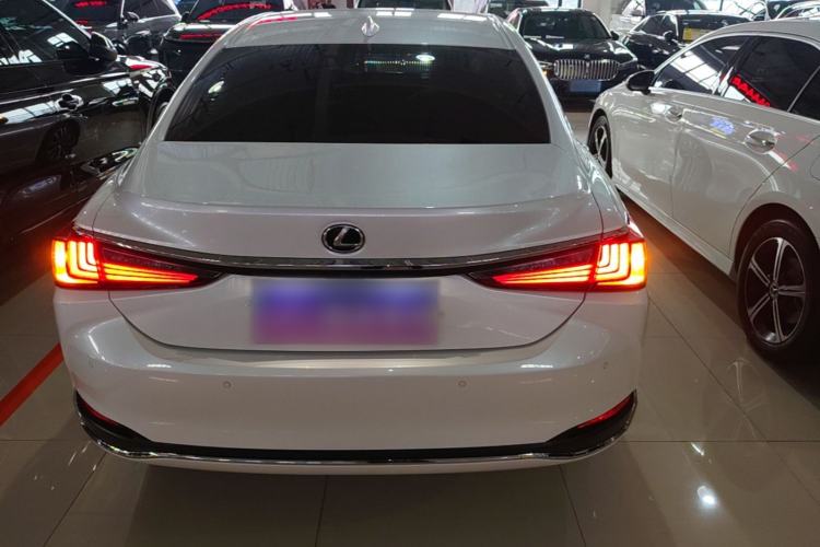 Used Lexus ES 2018 200 Excellence Edition China V Standard Rear
