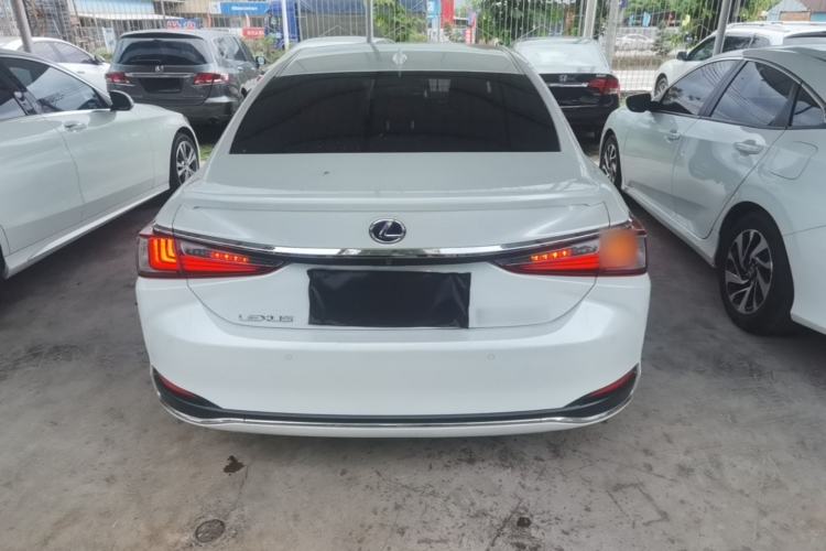 Used Lexus ES 2018 300h Premier Edition China V Standard Rear