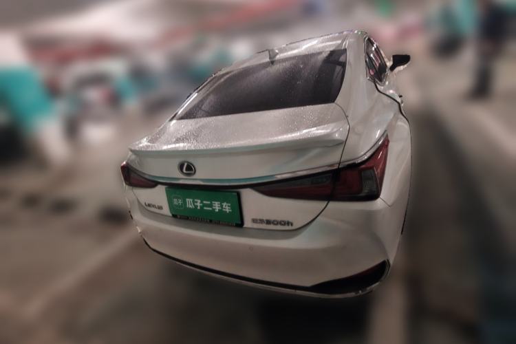 Used Lexus ES 2018 300h Premium Edition China V Standard Rear