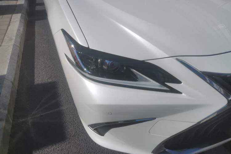 Used Lexus ES 2018 200 Excellence Edition China V Standard Right Front Headlight