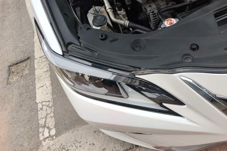 Used Lexus ES 2018 260 Excellence Edition China V Standard Right Front Headlight