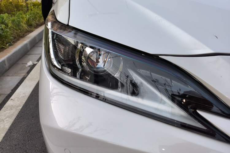 Used Lexus ES 2018 200 Excellence Edition China V Standard Right Front Headlight