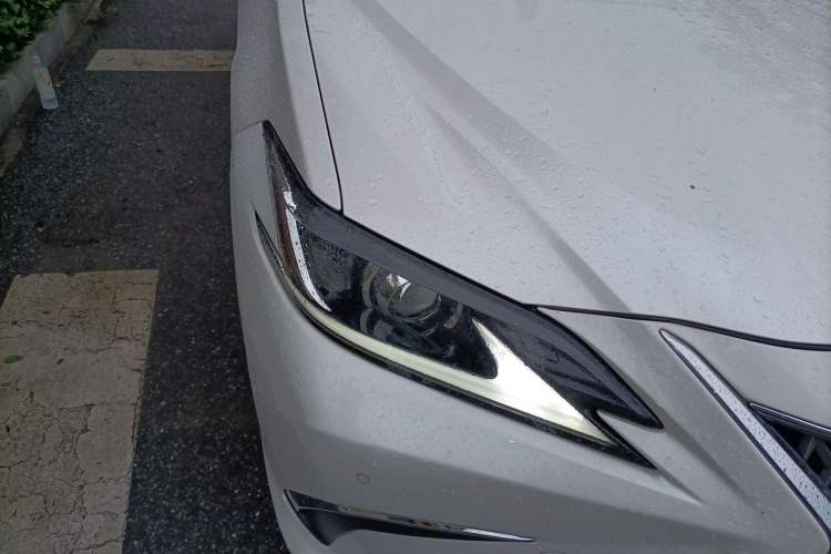 Used Lexus ES 2018 200 Excellence Edition China V Standard Right Front Headlight