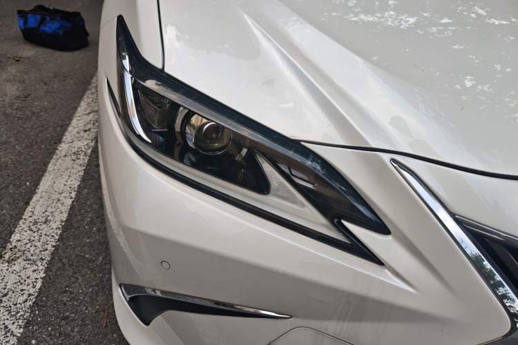 Used Lexus ES 2018 200 Excellence Edition China V Standard Right Front Headlight