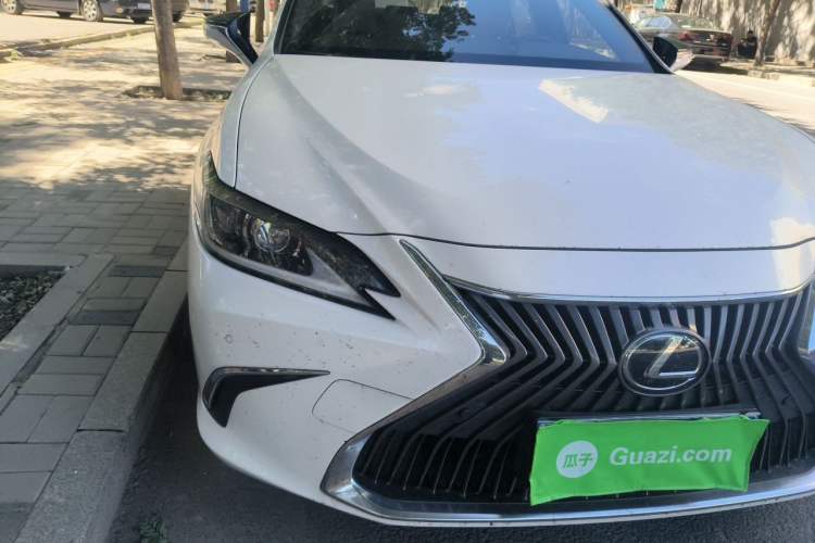 Used Lexus ES 2018 200 Excellence Edition China VI Standard Right Front Headlight