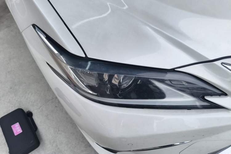 Used Lexus ES 2018 300h Premier Edition China VI Standard Right Front Headlight