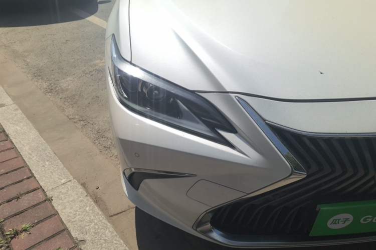 Used Lexus ES 2018 200 Excellence Edition China VI Standard Right Front Headlight