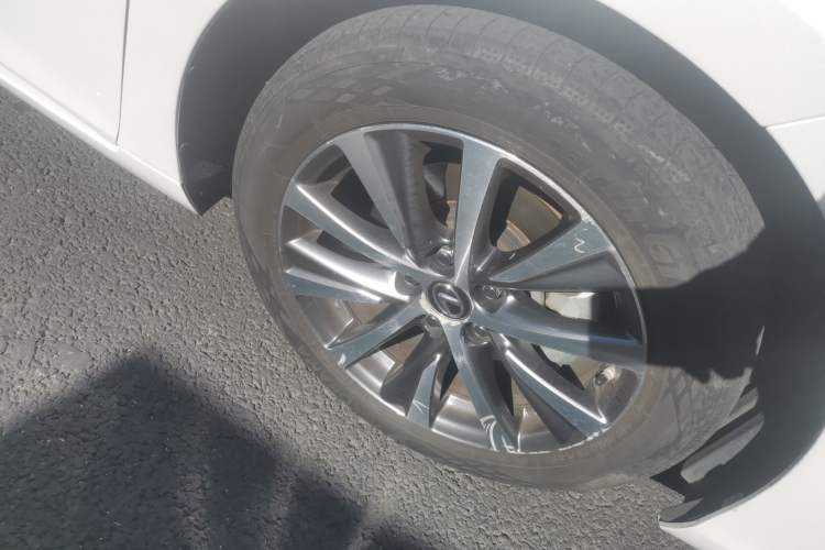 Used Lexus ES 2018 200 Excellence Edition China V Standard Right Front Wheel Hub