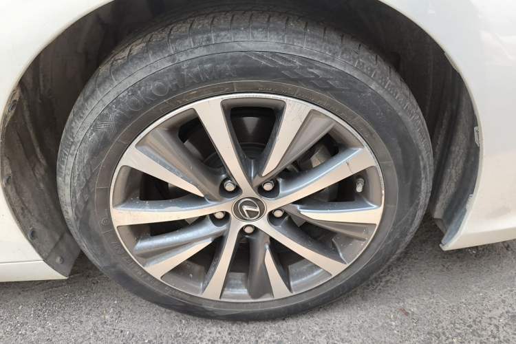 Used Lexus ES 2018 200 Excellence Edition China VI Standard Right Front Wheel Hub
