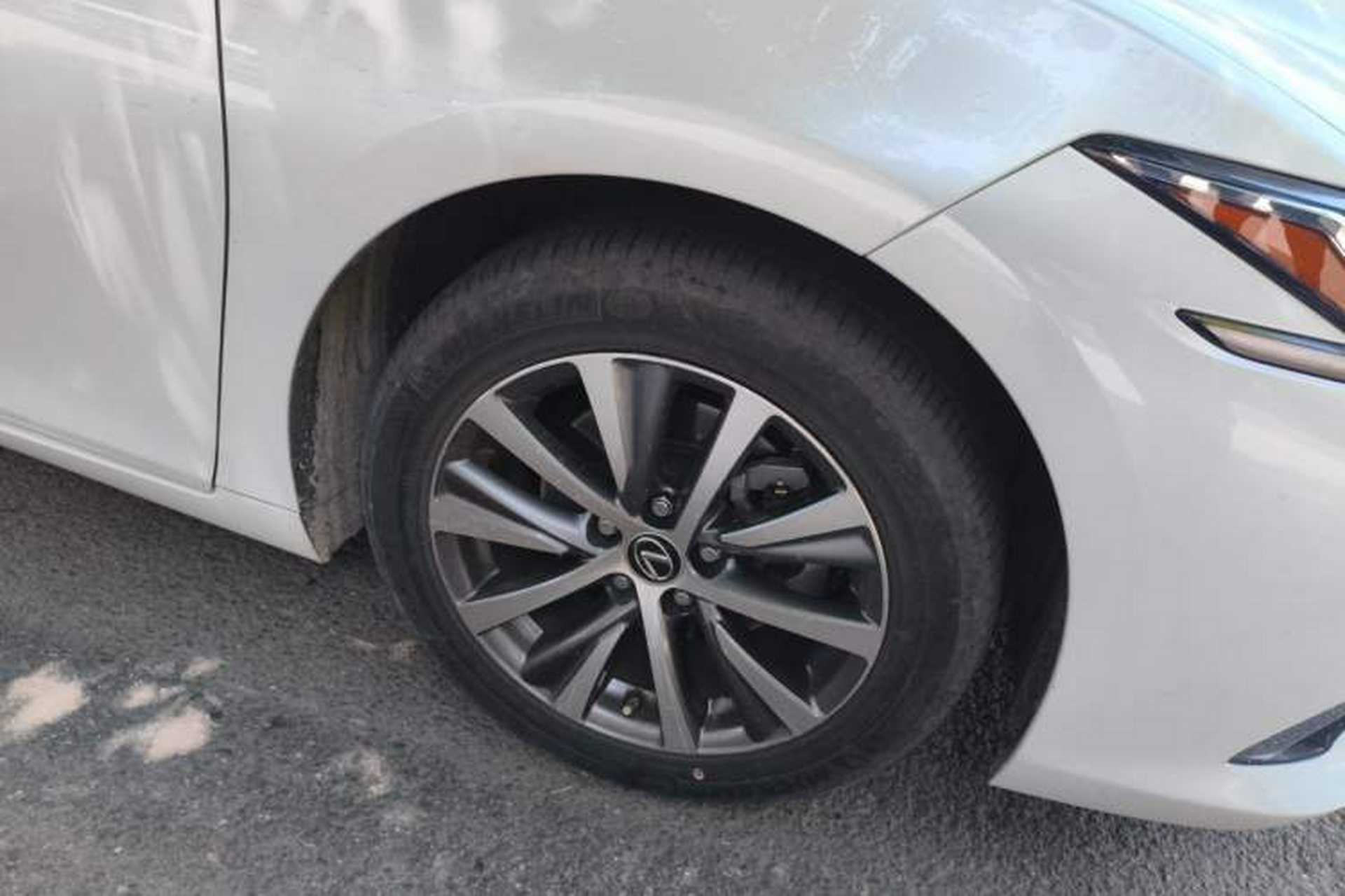 Used Lexus ES 2018 200 Luxury Edition China V Standard Right Front Wheel Hub
