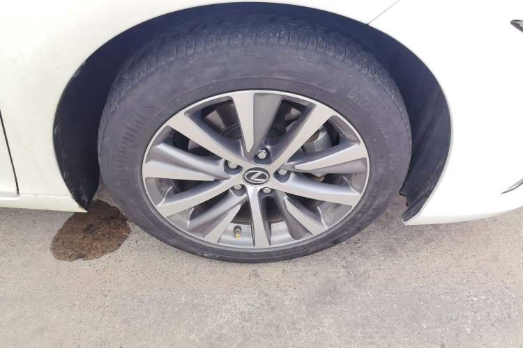 Used Lexus ES 2018 200 Excellence Edition China V Standard Right Front Wheel Hub
