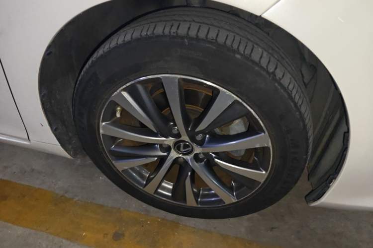Used Lexus ES 2018 300h Premier Edition China V Standard Right Front Wheel Hub