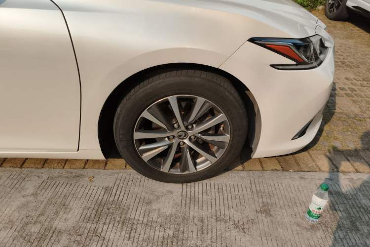 Used Lexus ES 2018 200 Excellence Edition China V Standard Right Front Wheel Hub
