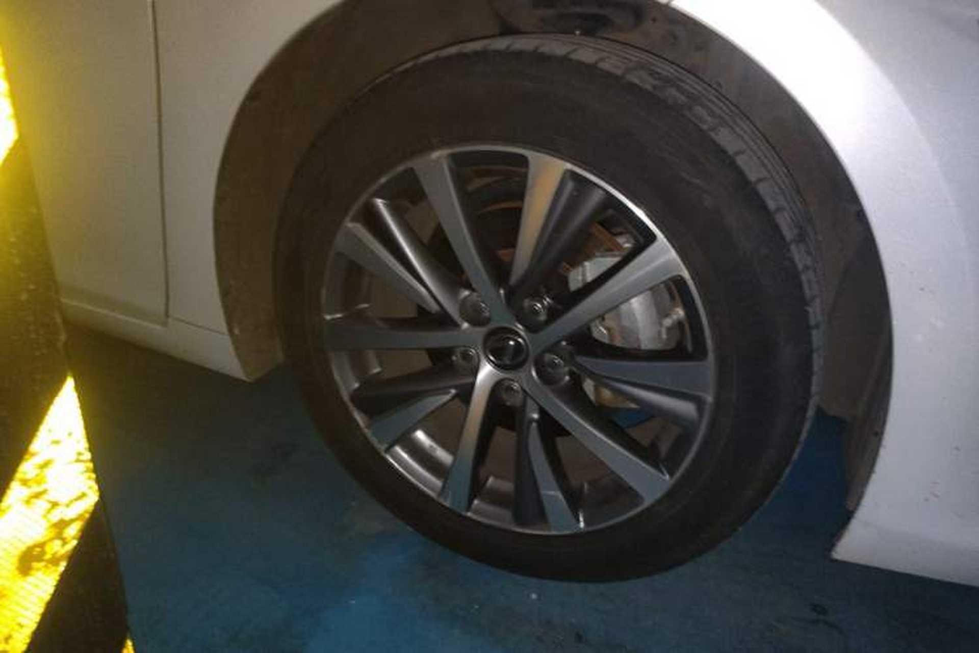 Used Lexus ES 2018 200 Excellence Edition China V Standard Right Front Wheel Hub