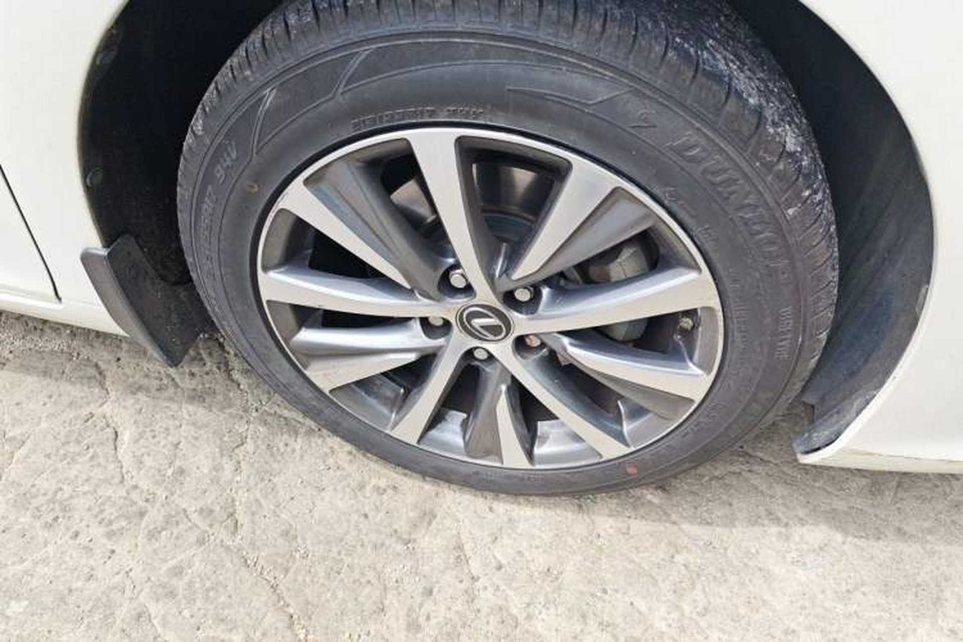 Used Lexus ES 2018 200 Excellence Edition China V Standard Right Front Wheel Hub