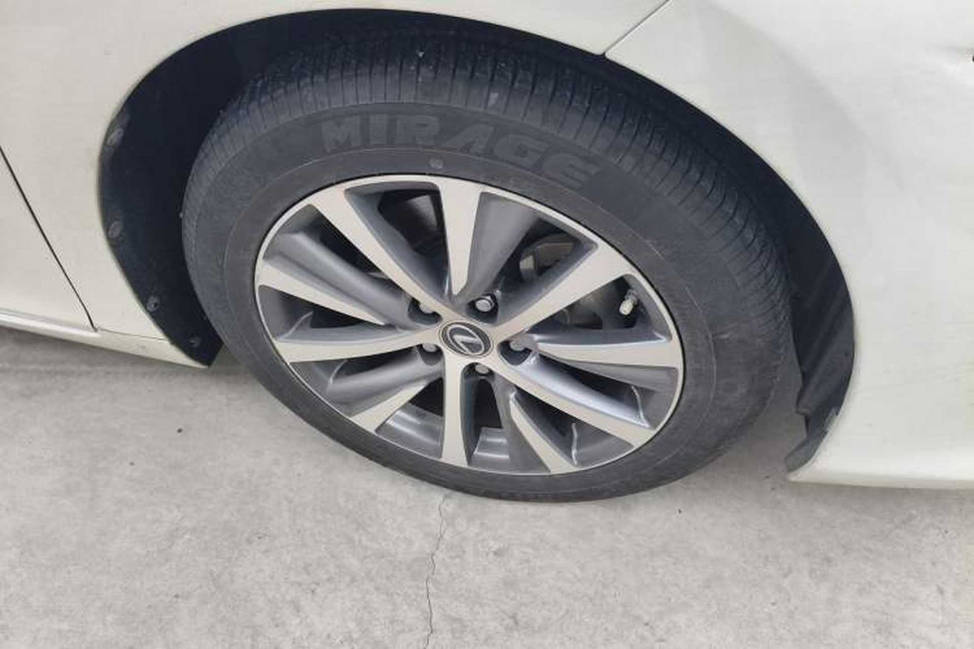 Used Lexus ES 2018 300h Premier Edition China VI Standard Right Front Wheel Hub