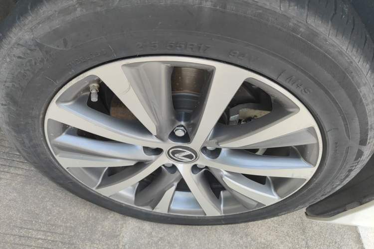 Used Lexus ES 2018 300h Premier Edition China V Standard Right Front Wheel Hub