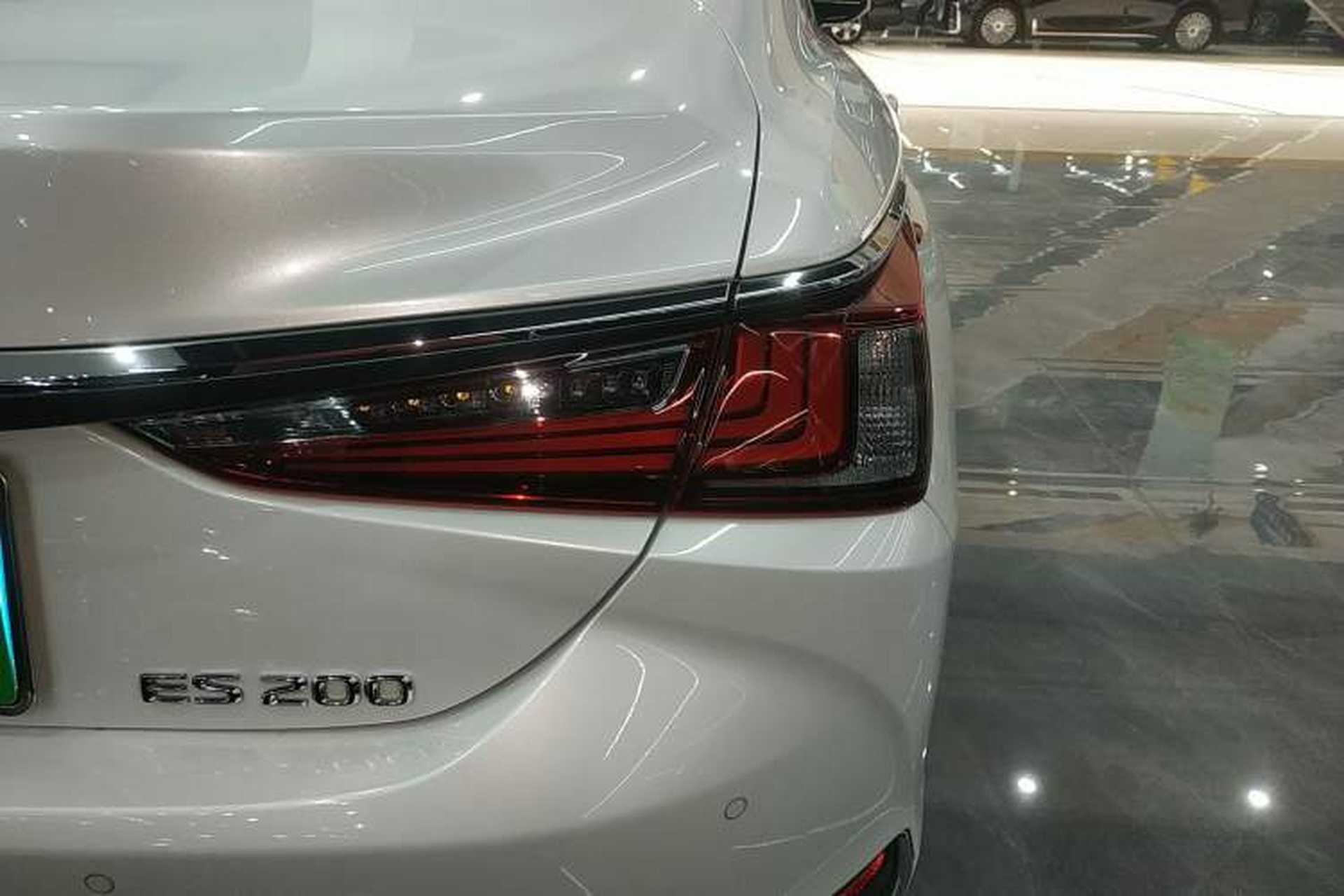 Used Lexus ES 2018 200 Excellence Edition China V Standard Right Rear Taillight