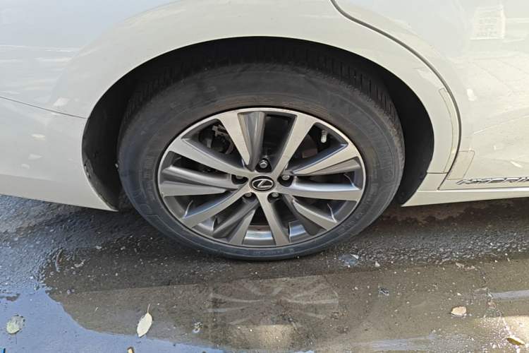 Used Lexus ES 2018 300h Premier Edition China VI Standard Right Rear Wheel Hub