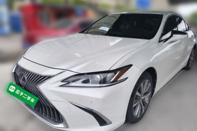 Used Lexus ES 2018 300h Premier Edition China VI Standard