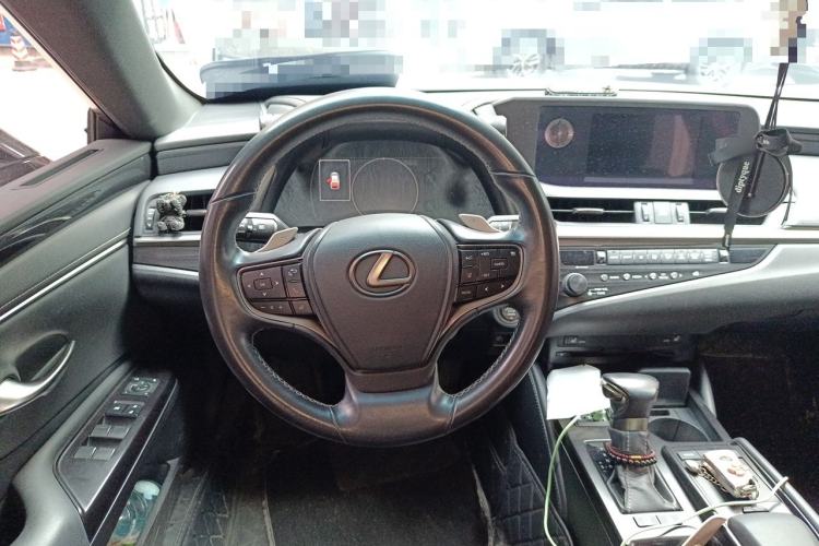 Used Lexus ES 2018 200 Excellence Edition China V Standard Steering Wheel