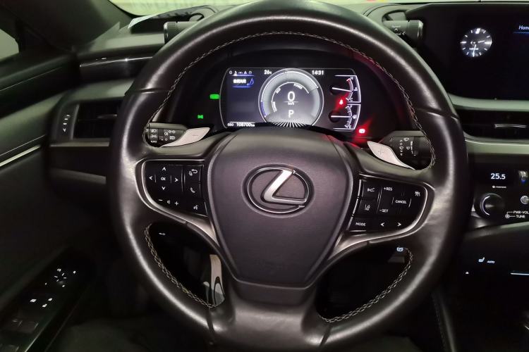 Used Lexus ES 2018 300h Premier Edition China VI Standard Steering Wheel