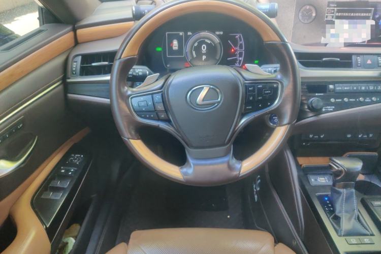 Used Lexus ES 2018 300h Premium Edition China V Standard Steering Wheel