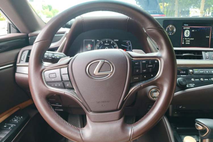 Used Lexus ES 2018 200 Excellence Edition China VI Standard Steering Wheel