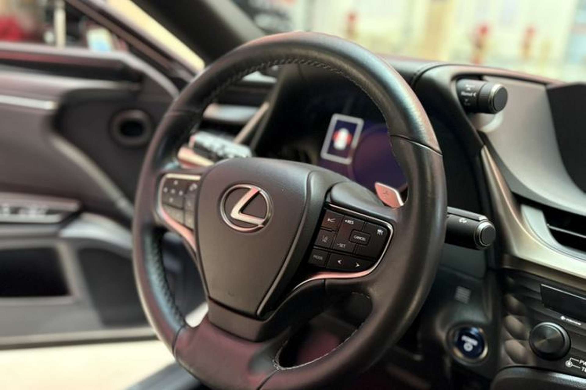 Used Lexus ES 2018 300h Premier Edition China VI Standard Steering Wheel