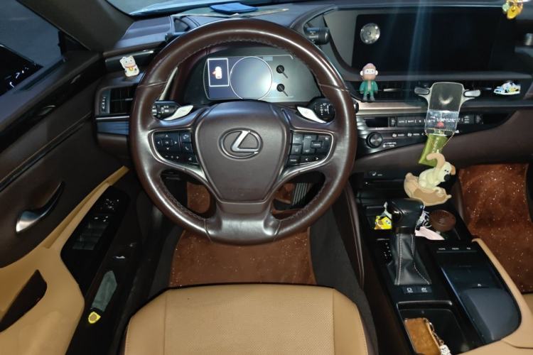 Used Lexus ES 2018 300h Premier Edition China V Standard Steering Wheel