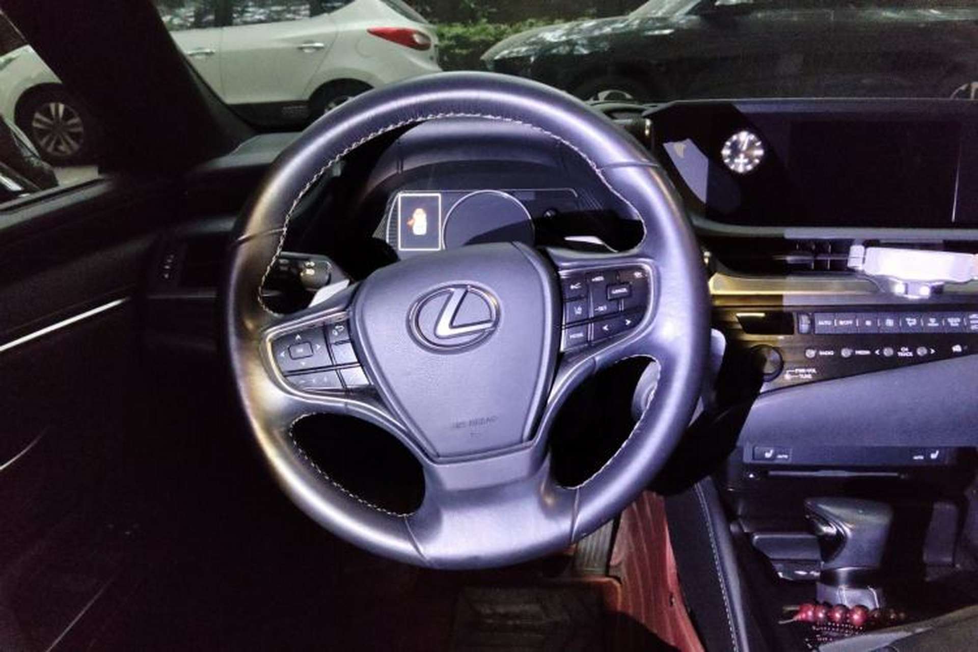 Used Lexus ES 2018 300h Premier Edition China VI Standard Steering Wheel