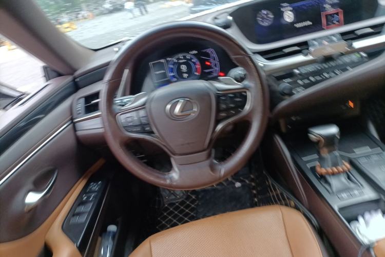 Used Lexus ES 2018 200 Excellence Edition China V Standard Steering Wheel