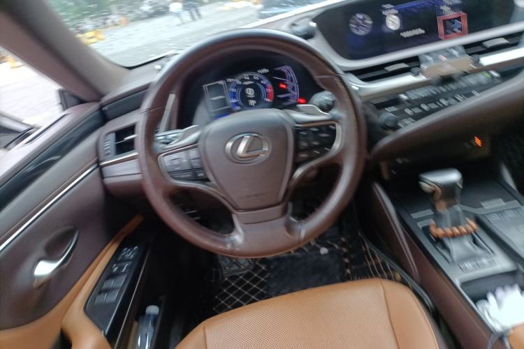 Used Lexus ES 2018 200 Excellence Edition China V Standard Steering Wheel