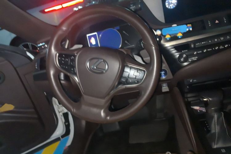 Used Lexus ES 2018 300h Premier Edition China V Standard Steering Wheel