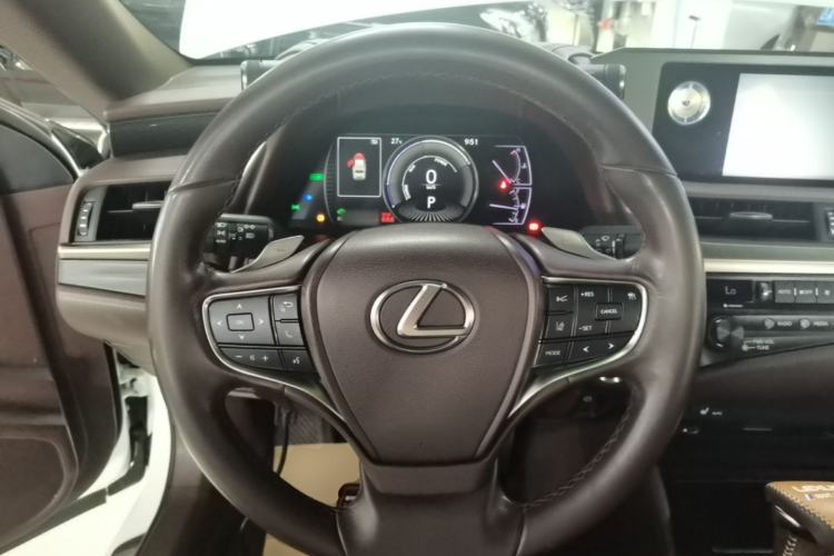 Used Lexus ES 2018 300h Premier Edition China V Standard Steering Wheel
