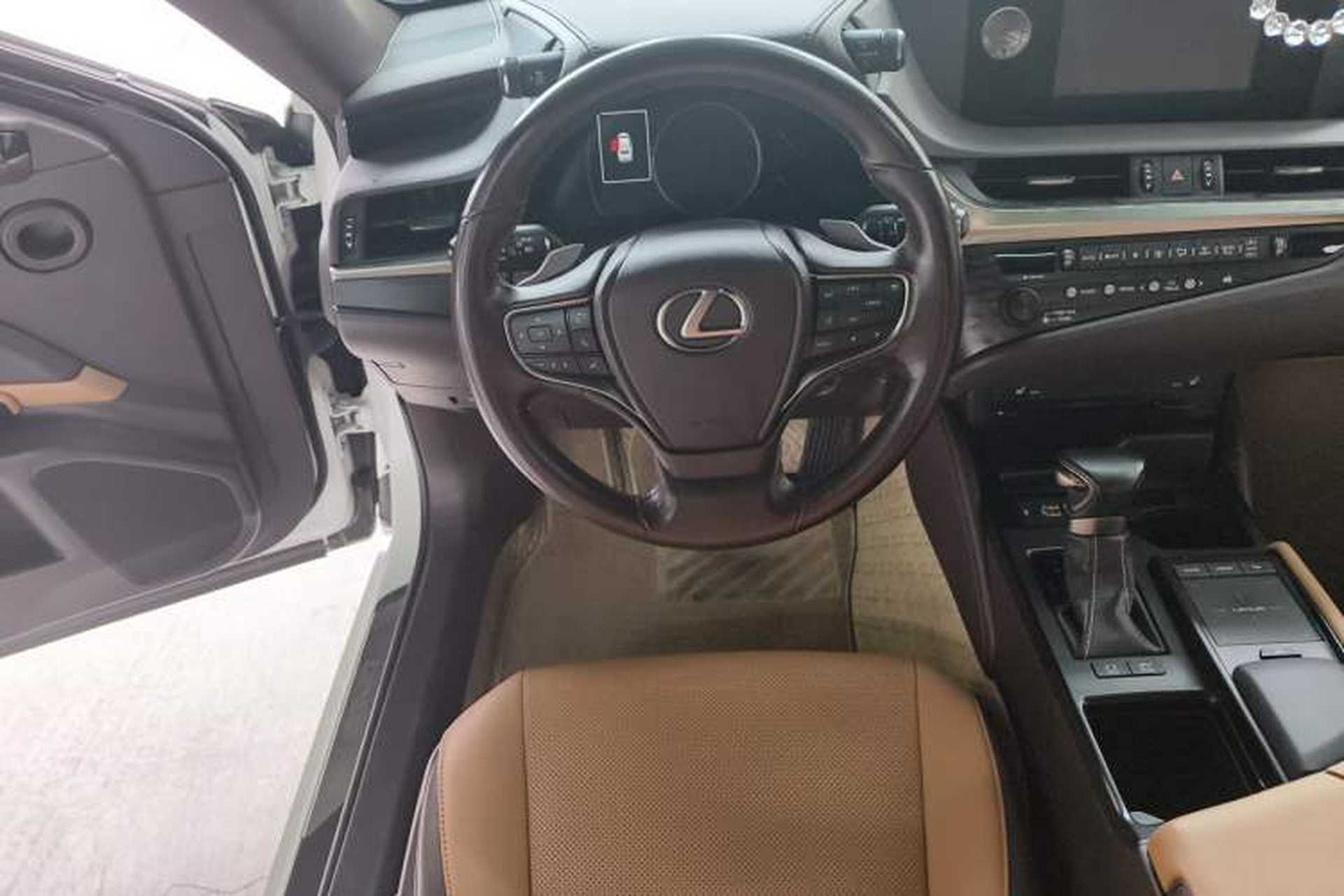 Used Lexus ES 2018 300h Premier Edition China VI Standard Steering Wheel