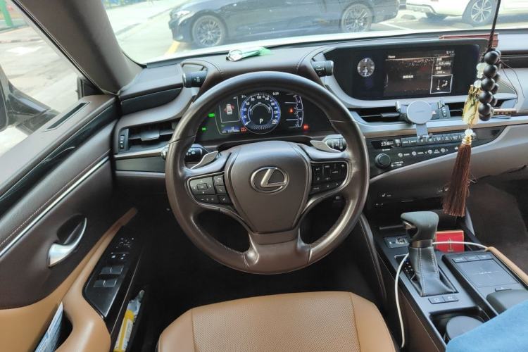 Used Lexus ES 2018 300h Premier Edition China V Standard Steering Wheel