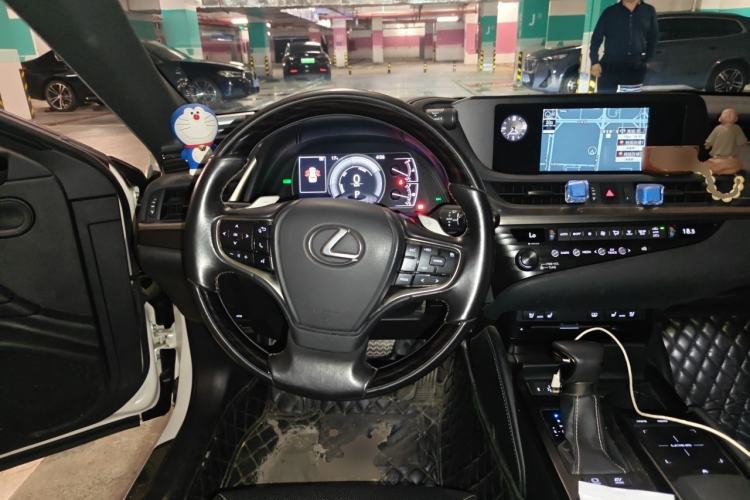 Used Lexus ES 2018 300h Premium Edition China V Standard Steering Wheel