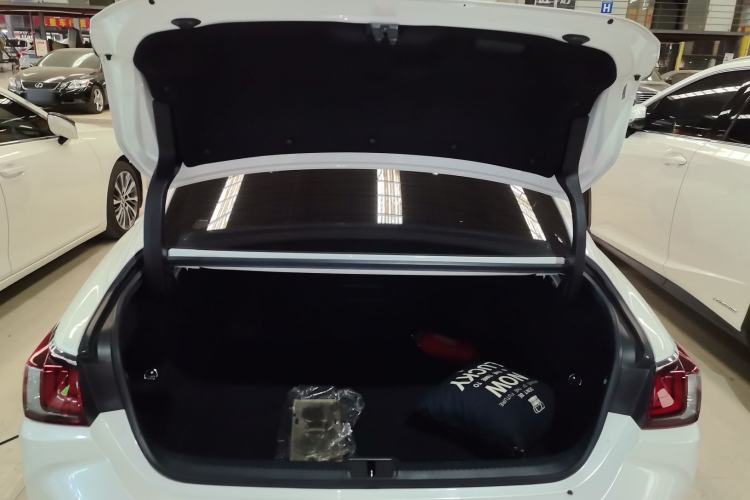 Used Lexus ES 2018 300h Premier Edition China VI Standard Trunk