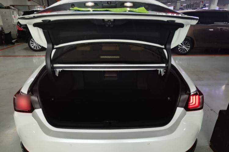 Used Lexus ES 2018 300h Premier Edition China V Standard Trunk